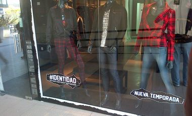 Excelente Local en Terrazas de Castelar