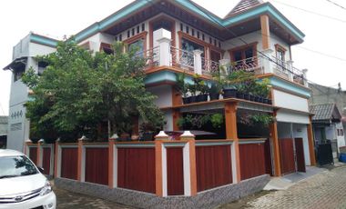 Rumah second mewah didlm cluster siap huni dgn private swimming pool diKelapa dua,Depok