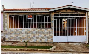 VENDO CASA EN LA CHORRERA MONTELIMAR 2R