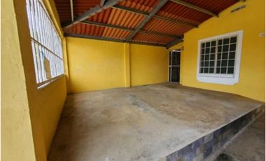 VENDO CASA EN LA CHORRERA MONTELIMAR 2R