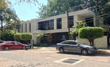 Oficinas en venta 939.67m en Jardines del Bosque, esquina Av. Arboledas