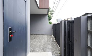 Rumah Terawat di Bekasi Akses Dekat Stasiun LB 120 Siap Huni J-41643