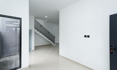 Rumah Terawat di Bekasi Akses Dekat Stasiun LB 120 Siap Huni J-41643