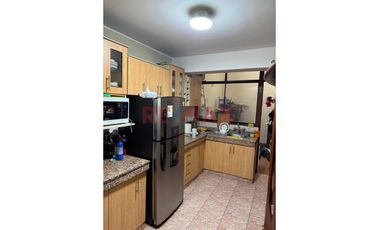 En Venta: Hermosa Casa De 3 Pisos Mas Azotea Frente A Parque En Urb. Ceres – Ate