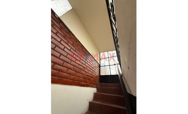 En Venta: Hermosa Casa De 3 Pisos Mas Azotea Frente A Parque En Urb. Ceres – Ate