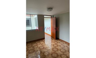 En Venta: Hermosa Casa De 3 Pisos Mas Azotea Frente A Parque En Urb. Ceres – Ate