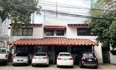 Se Vende DUPLEX EN OBARRIO listo para ocupar.