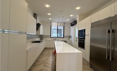 SE ALQUILA APARTAMENTO EN PH GARDENS - OCEAN REEF ISLANDS