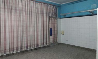 SE VENDE GRAN LOTE CON CASA  Y LOCAL A LA CALLE ZONA QUEQUEN