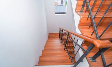 Rumah Strategis 16 Menit ke Cilandak Town Square Bebas Banjir J-40038