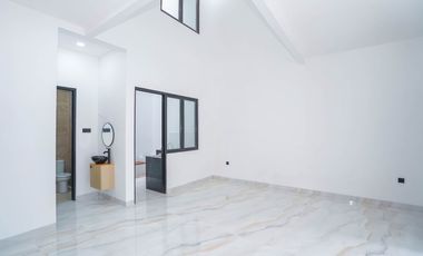 Rumah Strategis 16 Menit ke Cilandak Town Square Bebas Banjir J-40038