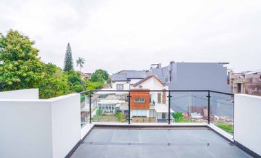 Rumah Strategis 16 Menit ke Cilandak Town Square Bebas Banjir J-40038