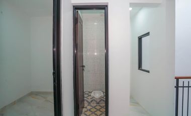 Rumah Strategis 16 Menit ke Cilandak Town Square Bebas Banjir J-40038
