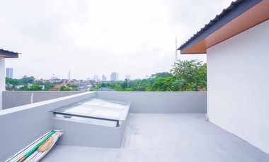 Rumah Strategis 16 Menit ke Cilandak Town Square Bebas Banjir J-40038