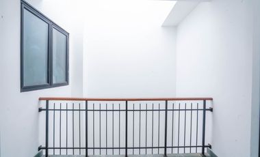 Rumah Strategis 16 Menit ke Cilandak Town Square Bebas Banjir J-40038