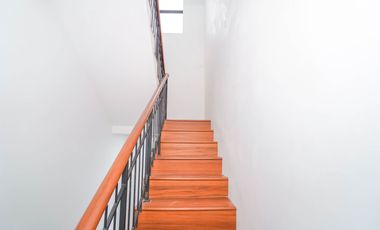 Rumah Strategis 16 Menit ke Cilandak Town Square Bebas Banjir J-40038