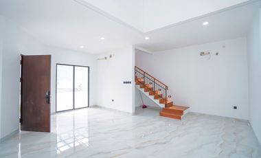 Rumah Strategis 16 Menit ke Cilandak Town Square Bebas Banjir J-40038