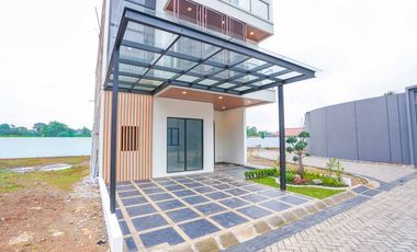 Rumah Strategis 16 Menit ke Cilandak Town Square Bebas Banjir J-40038