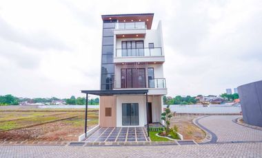 Rumah Strategis 16 Menit ke Cilandak Town Square Bebas Banjir J-40038