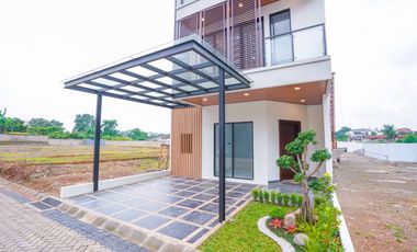 Rumah Strategis 16 Menit ke Cilandak Town Square Bebas Banjir J-40038