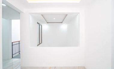 Rumah Strategis 16 Menit ke Cilandak Town Square Bebas Banjir J-40038