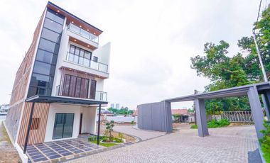 Rumah Strategis 16 Menit ke Cilandak Town Square Bebas Banjir J-40038