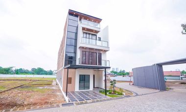 Rumah Strategis 16 Menit ke Cilandak Town Square Bebas Banjir J-40038