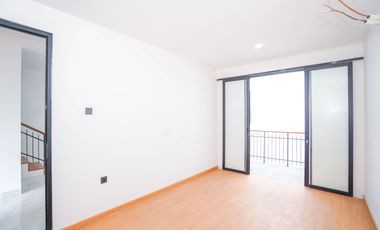 Rumah Strategis 16 Menit ke Cilandak Town Square Bebas Banjir J-40038