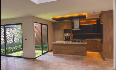 Casa de 4 recamaras en San Angel V hab en planta baja y con Rooftop