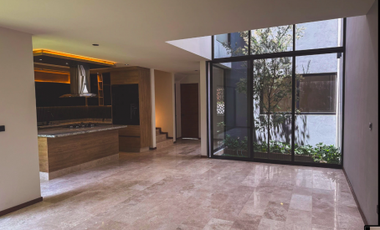 Casa de 4 recamaras en San Angel V hab en planta baja y con Rooftop