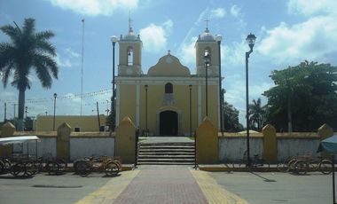 Terrenos a pie de carretera en Venta en Kinchil Park en Kinchil
