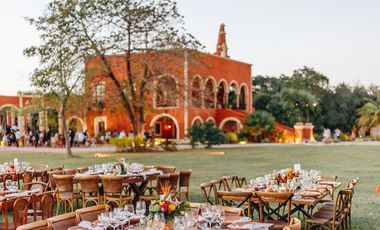 Terrenos a pie de carretera en Venta en Kinchil Park en Kinchil