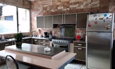 Uso comercial 2 frentes 5 locales rentados