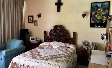 Uso comercial 2 frentes 5 locales rentados