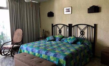 Uso comercial 2 frentes 5 locales rentados