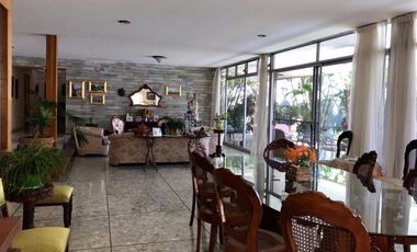 Uso comercial 2 frentes 5 locales rentados