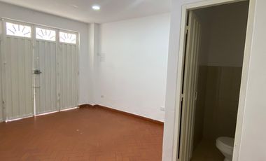 local en arriendo en casco antiguo. Cod A118158
