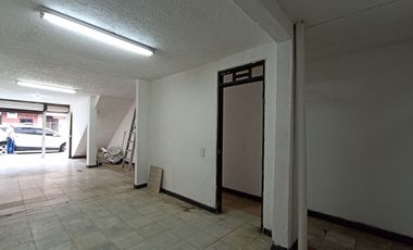 local en arriendo en bretaña. Cod A118064