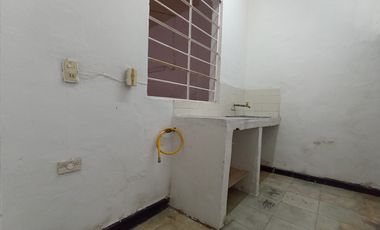 local en arriendo en bretaña. Cod A118064