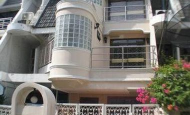 4 Bedroom House for sale in Khlong Toei, Bangkok