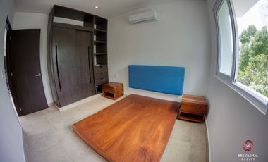 Penthouse con terraza, jacuzzi privado, vistas verdes, gimnasio, 2 albe