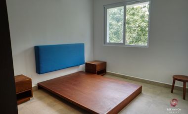 Penthouse con terraza, jacuzzi privado, vistas verdes, gimnasio, 2 albe