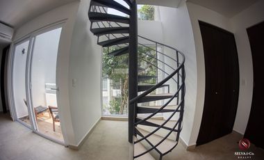 Penthouse con terraza, jacuzzi privado, vistas verdes, gimnasio, 2 albe
