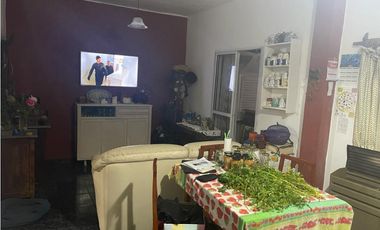 2 propiedades sobre lote de 213 m2 U$S 53.000