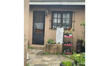 2 propiedades sobre lote de 213 m2 U$S 53.000