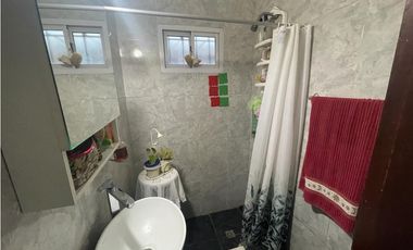 2 propiedades sobre lote de 213 m2 U$S 53.000