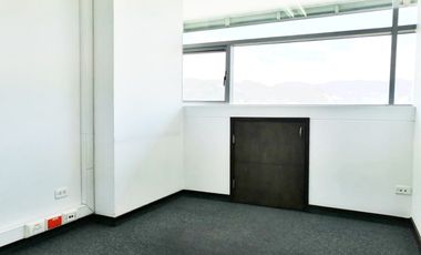 PR15038 Venta de oficina en el sector Milla de Oro