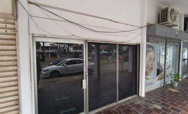 local en arriendo en camino real. Cod A61238