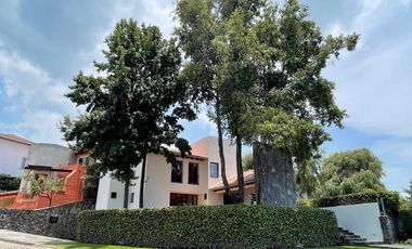 VENTA Hermosa casa diseño Legorreta, Club de Golf Los Encinos, Lerma Edo de Mex