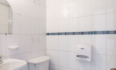 oficina en arriendo/venta en chapinero. Cod A12068